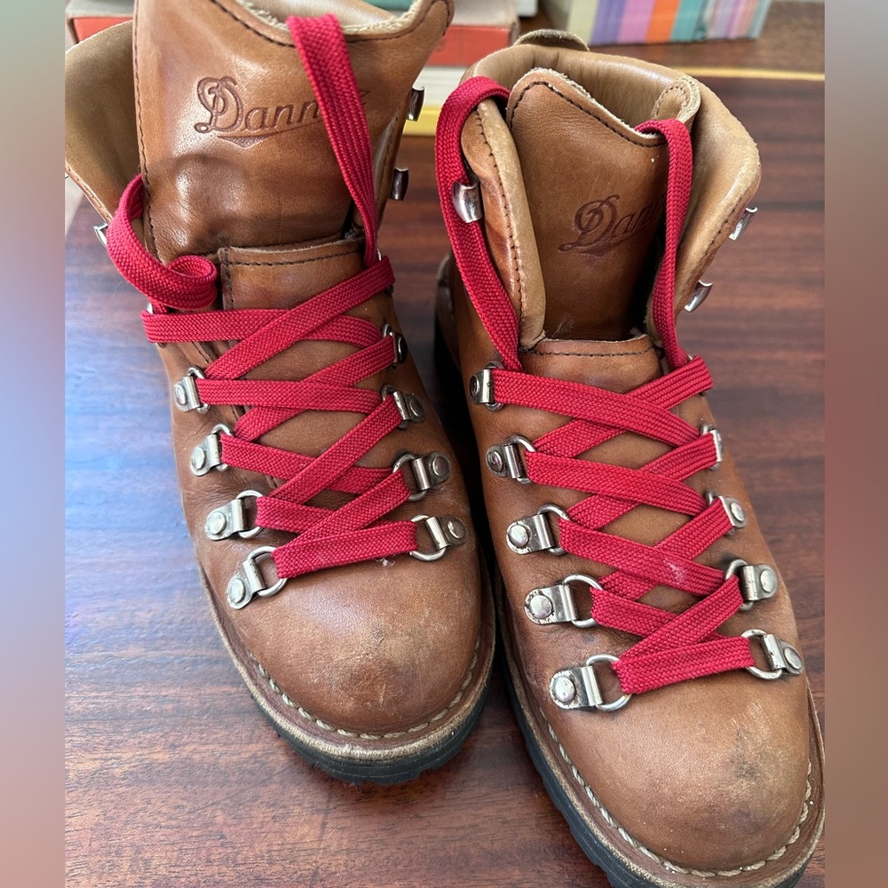 Danner women’s Mountain Cascade
